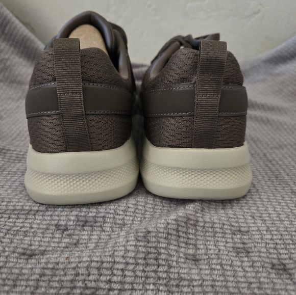 Size 9.5 Men Sketchers GoWalk 6 - Picture 9 of 12